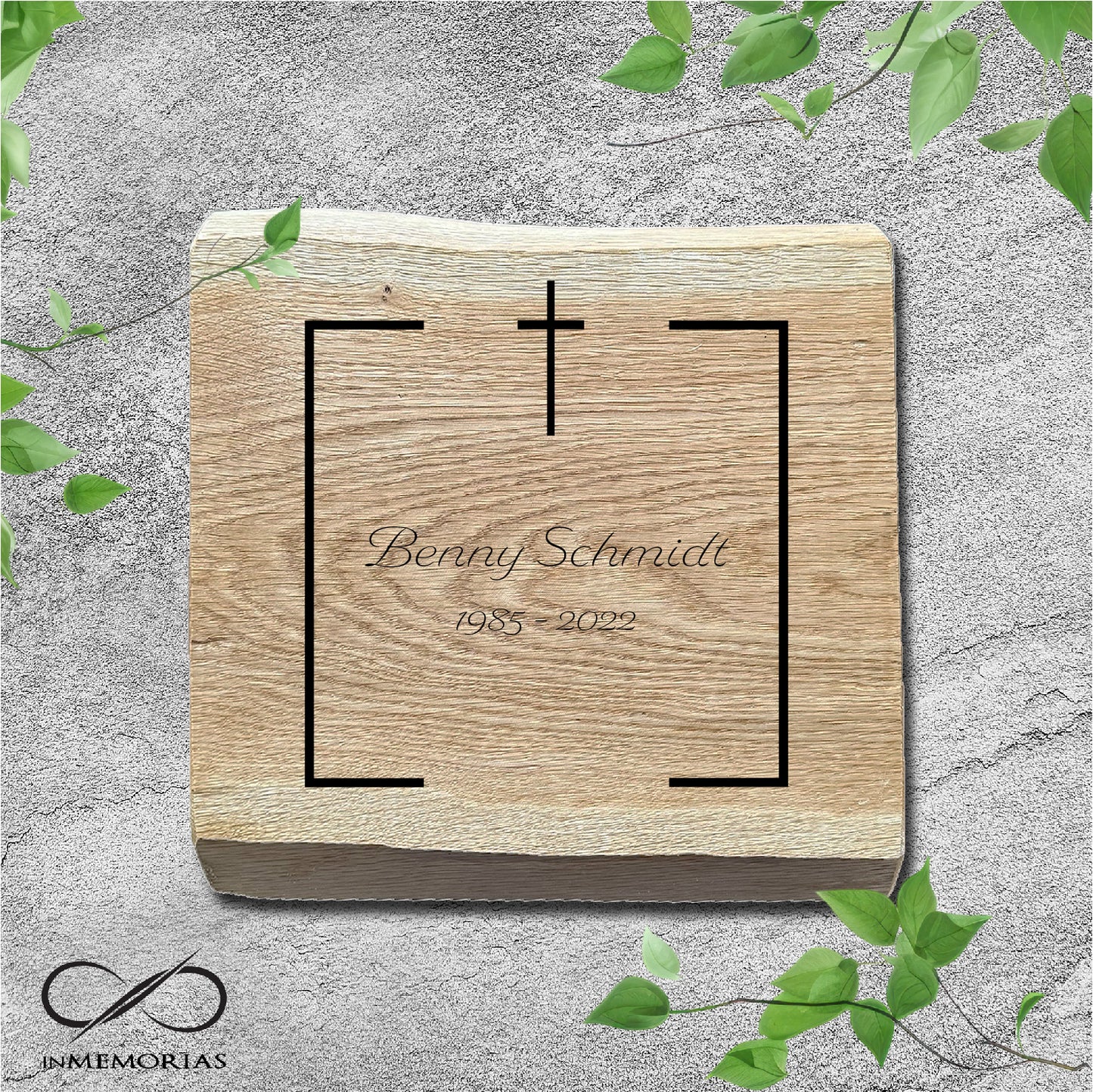 Schriftplatte für Grab und Urnengrab aus Eiche mit Baumkante Gedenktafel 037