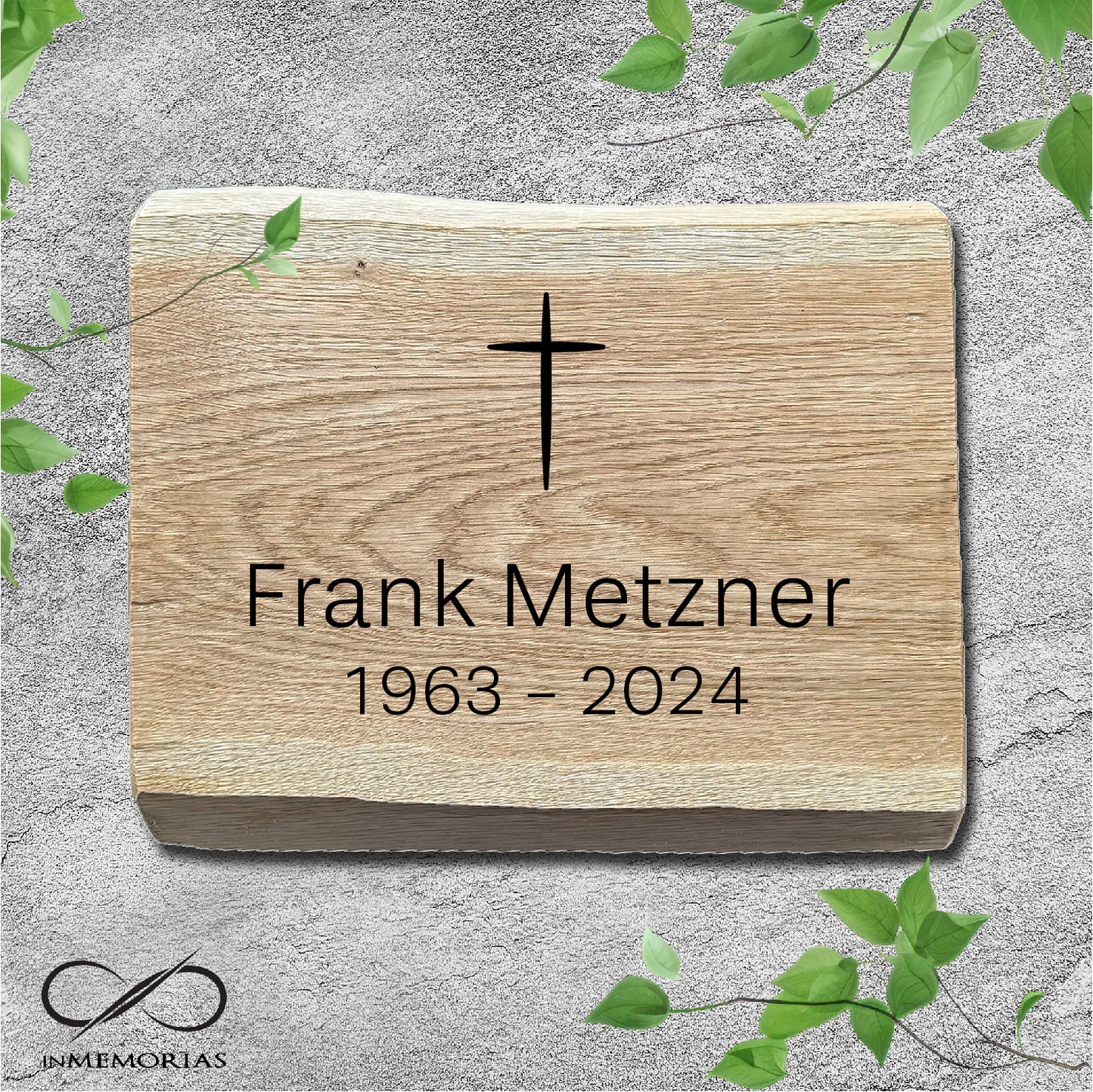 Schriftplatte für Grab und Urnengrab aus Eiche mit Baumkante Gedenktafel 066