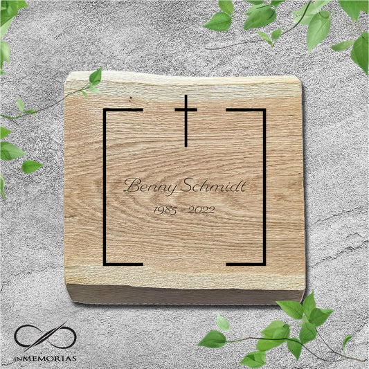 Schriftplatte für Grab und Urnengrab aus Eiche mit Baumkante Gedenktafel 037