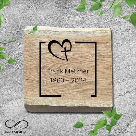 Schriftplatte für Grab und Urnengrab aus Eiche mit Baumkante Gedenktafel 039