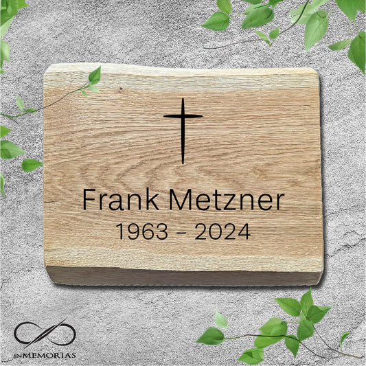 Schriftplatte für Grab und Urnengrab aus Eiche mit Baumkante Gedenktafel 066