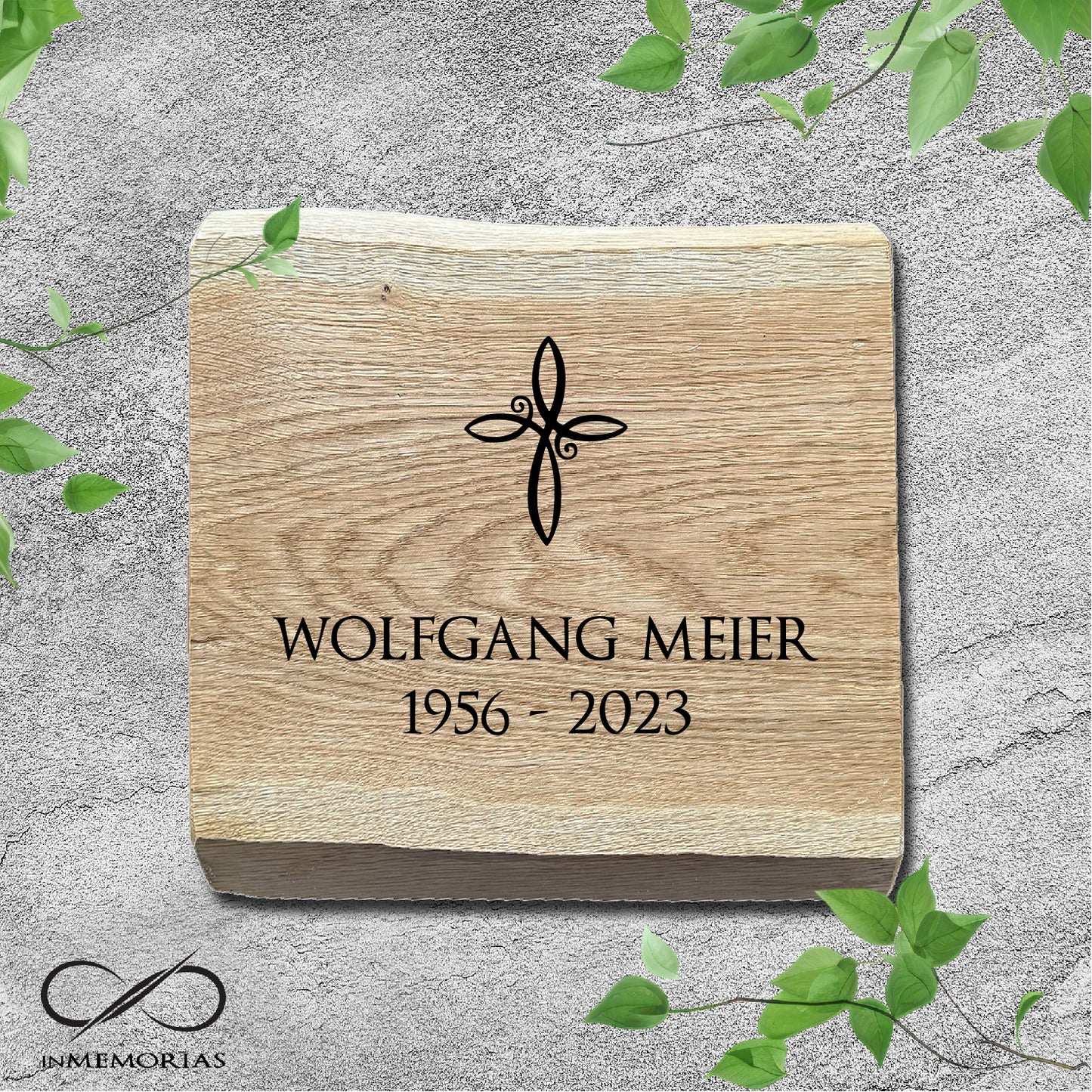 Schriftplatte für Grab und Urnengrab aus Eiche mit Baumkante Gedenktafel 071