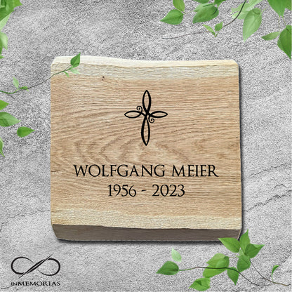 Schriftplatte für Grab und Urnengrab aus Eiche mit Baumkante Gedenktafel 071